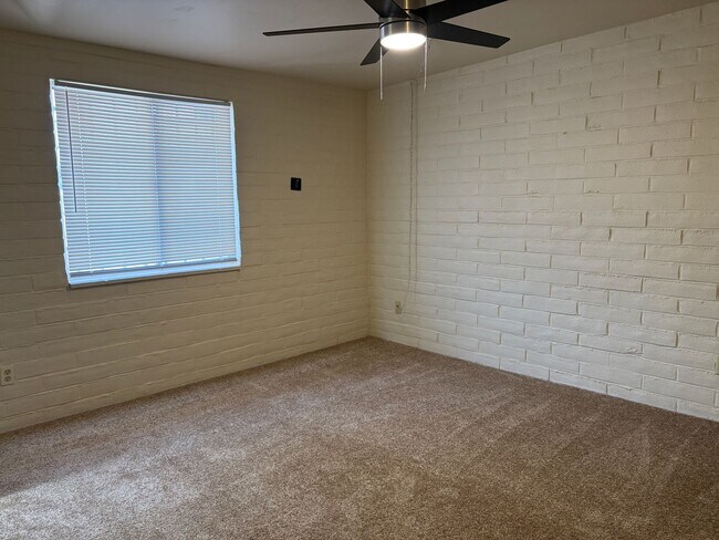 Building Photo - 7481 E Tamara Dr