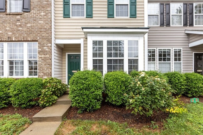Building Photo - Spacious 3 story Townhome-Close to Downtown Raleigh- Renaissance Park-Available Now!