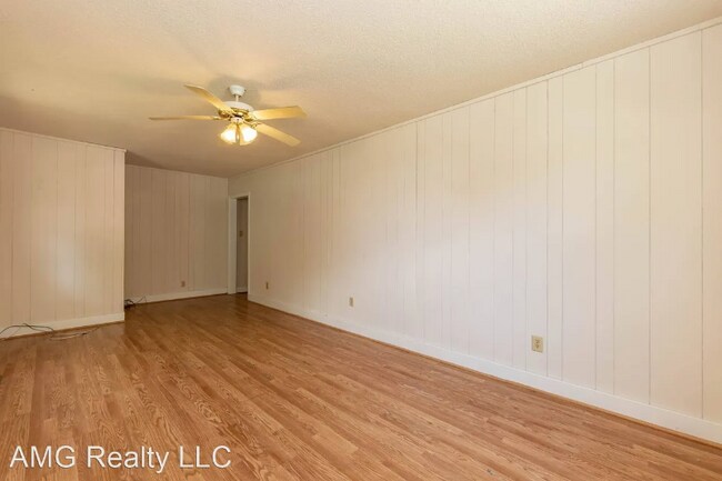 Building Photo - 303 22nd St