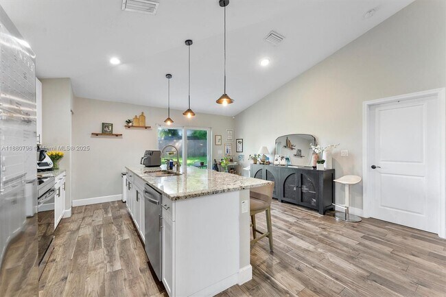 Building Photo - 901 20th St