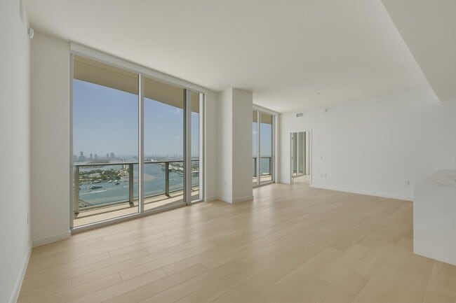 Building Photo - 1400 Biscayne Blvd