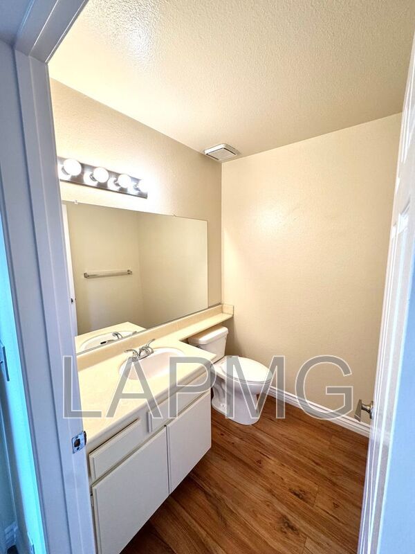 Building Photo - 12251 Moorpark St