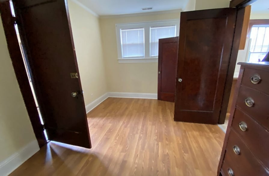 Building Photo - 317 E 20th St