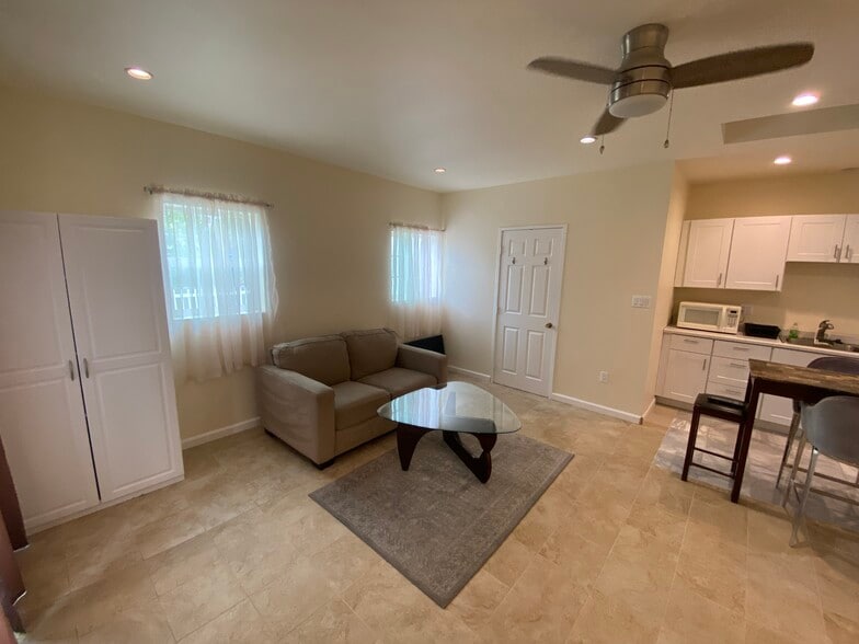 Building Photo - 6451 Bothwell Rd