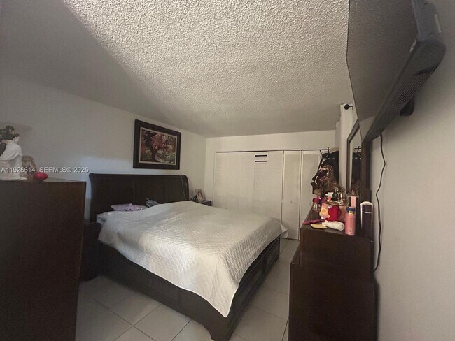 Building Photo - 19771 SW 114th Ave