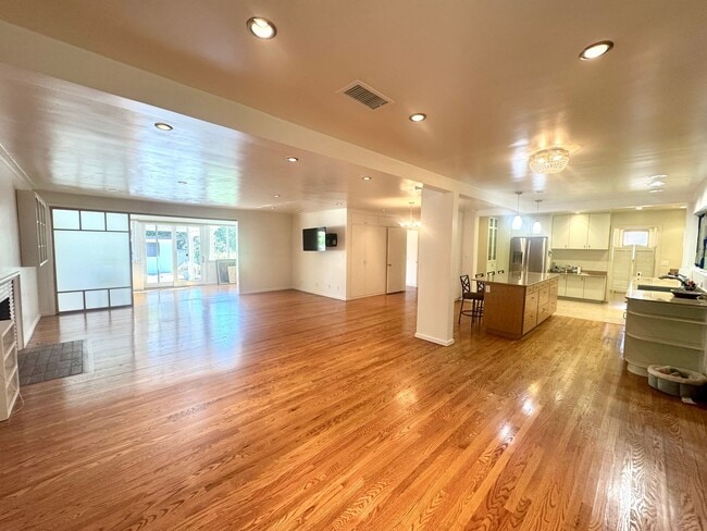 Building Photo - Charming Village Home – Steps from Claremo...