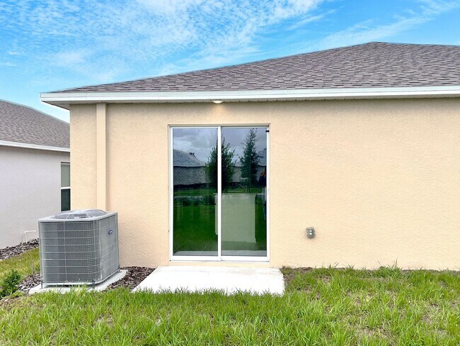 Building Photo - 2240 Crown Rock Blf Dr