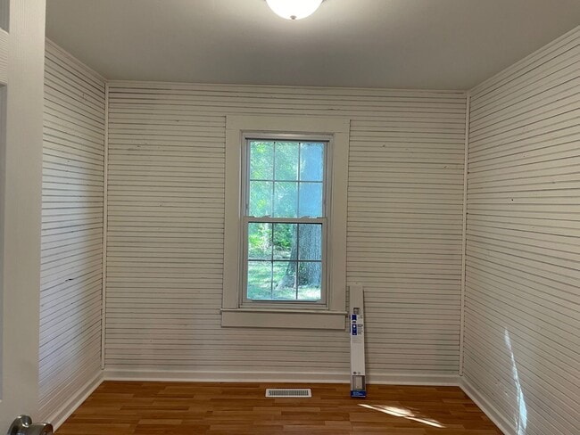 Building Photo - 2 BED, 1 BATH HOME LOCATED IN ASHEBORO OFF...