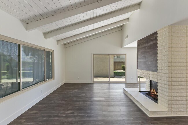 Building Photo - 73625 Haystack Rd