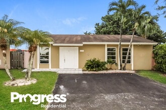 Building Photo - 4205 SW 137th Ct