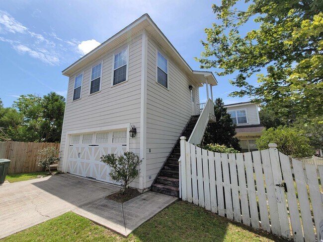 Primary Photo - 3797 Piney Grove Dr