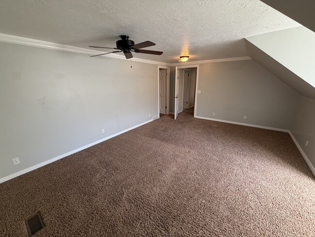 Building Photo - 8670 Snow Mountain Dr