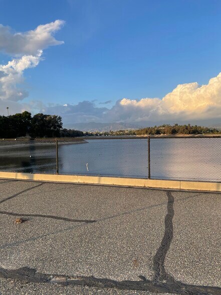 Near the beautiful reservoir - 1432 Westerly Ter