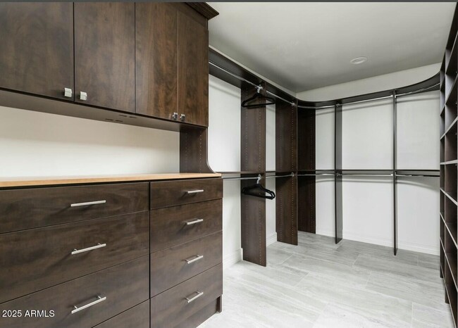 Building Photo - 11212 N Sundown Dr