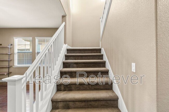 Building Photo - 479 W Esplanade Dr