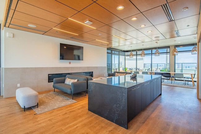 Primary Photo - 700 N 4th St