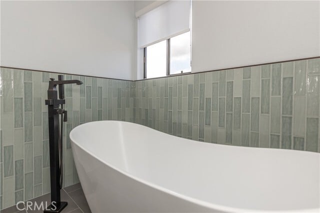 Building Photo - 1091 S Burlwood Dr