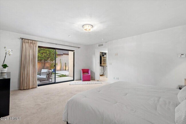 Building Photo - 7922 E Crestwood Way