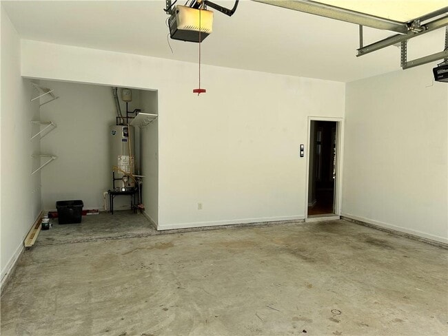 Building Photo - 2403 Walnut Tree Ln