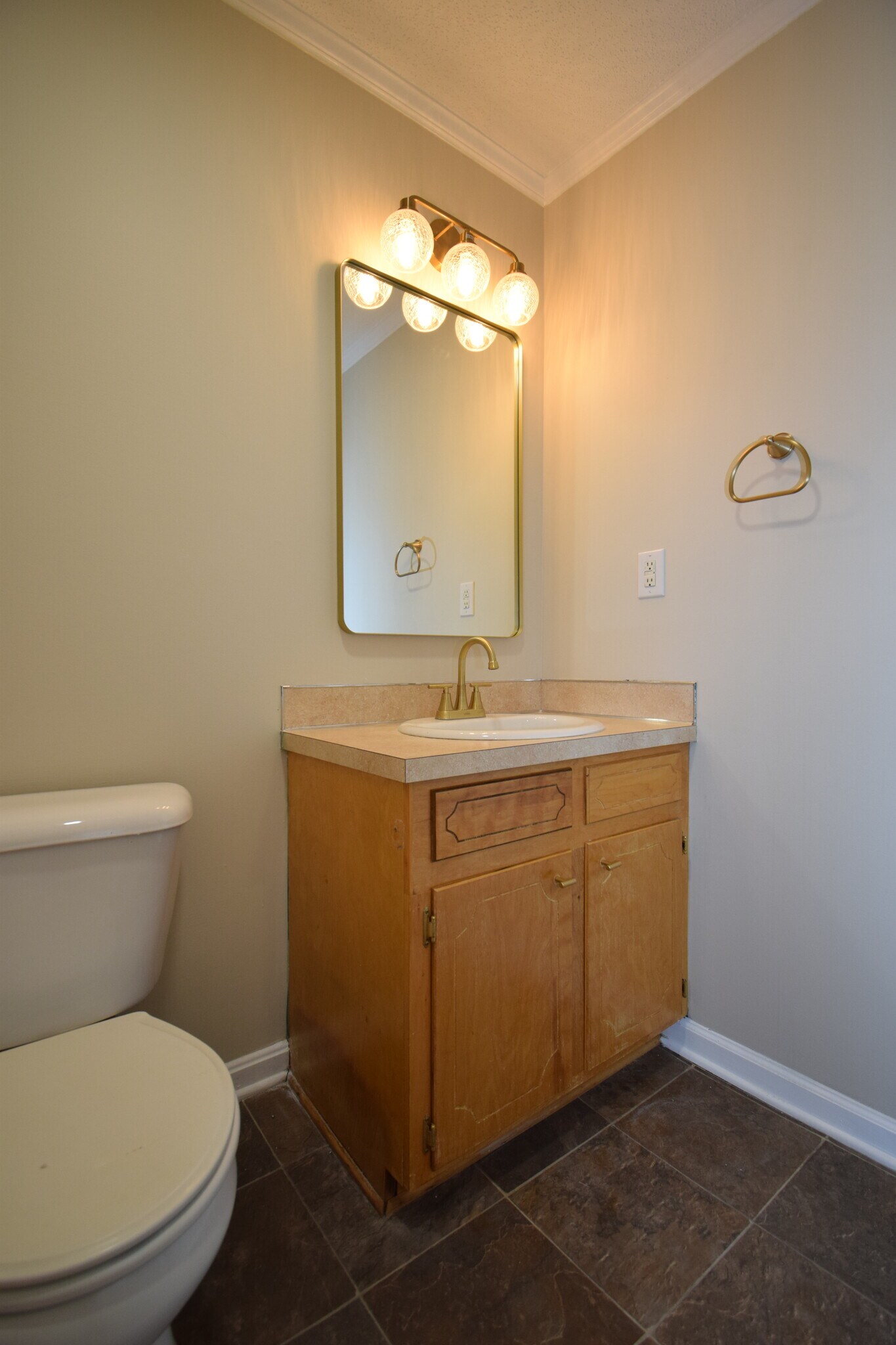 Building Photo - 2380 Vineyard Dr
