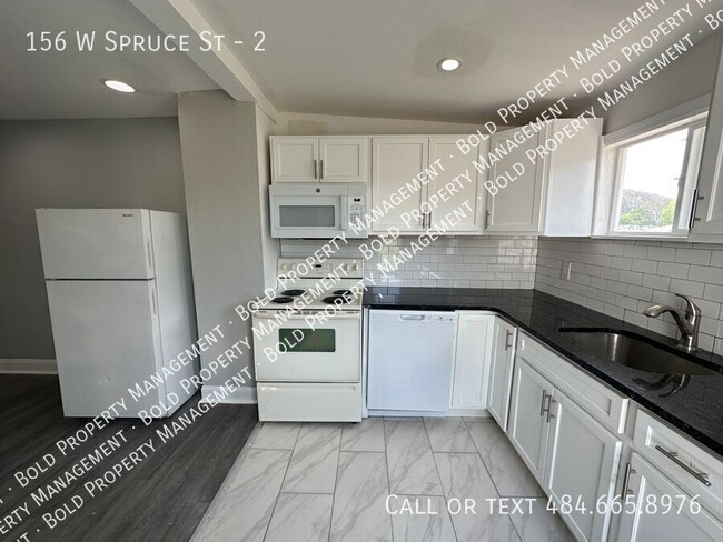 Building Photo - Two bedroom 2nd floor Tamaqua apartment w ...