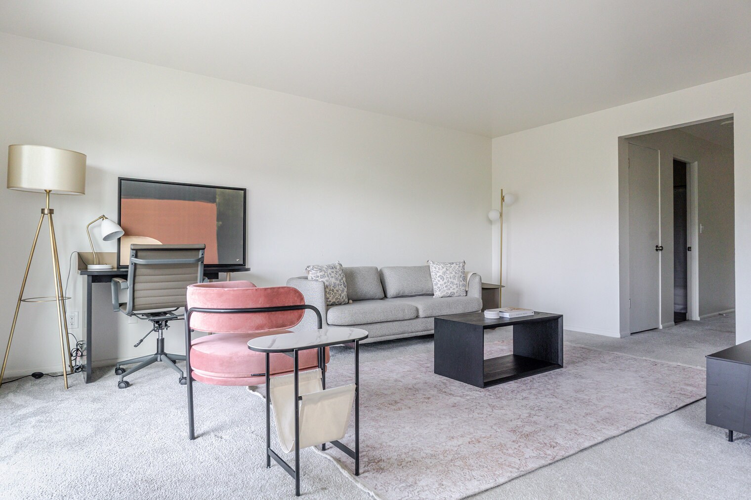 Building Photo - 2850 15th Ave W