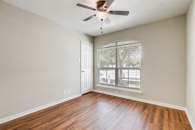 Building Photo - 507 Teron Dr