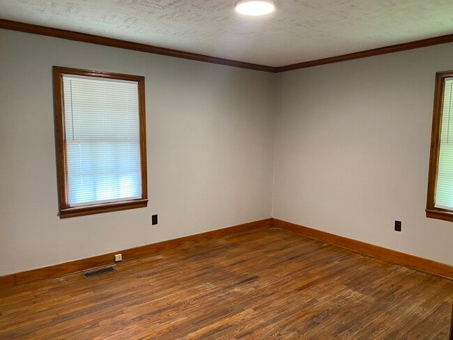 Building Photo - 91 Edenwood Dr