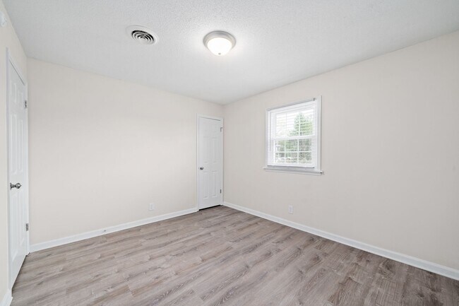 Building Photo - 1671 Baltimore Dr