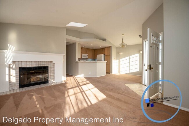 Building Photo - 2 br, 1 bath House - 511 Timbercove #8