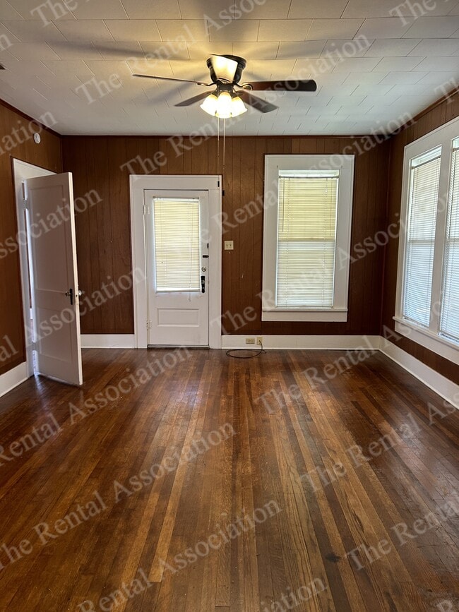 Building Photo - 201 S Farmerville St