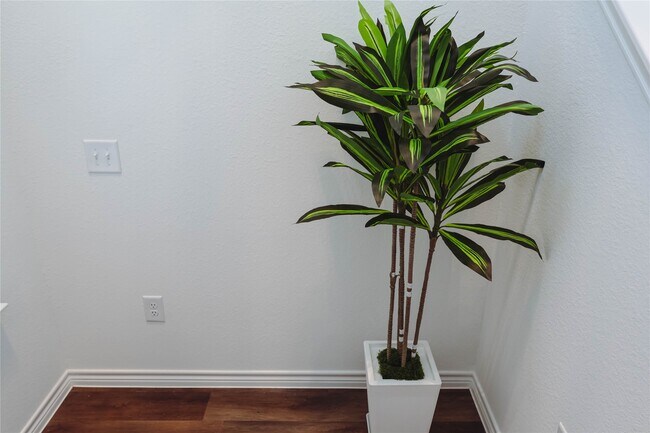 Building Photo - 15510 Olive Ter Trl
