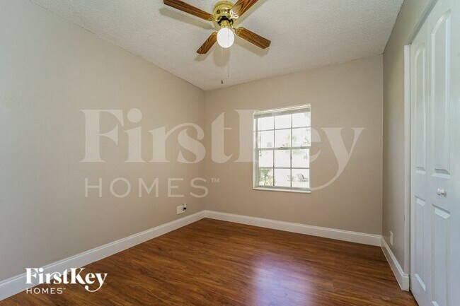 Building Photo - 7872 SW 4th Pl