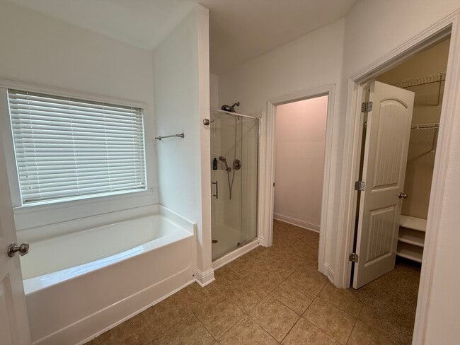 Building Photo - 10510 Dunmore Dr