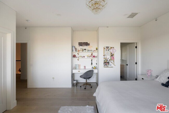 Building Photo - 4234 Prado De Los Pajaros