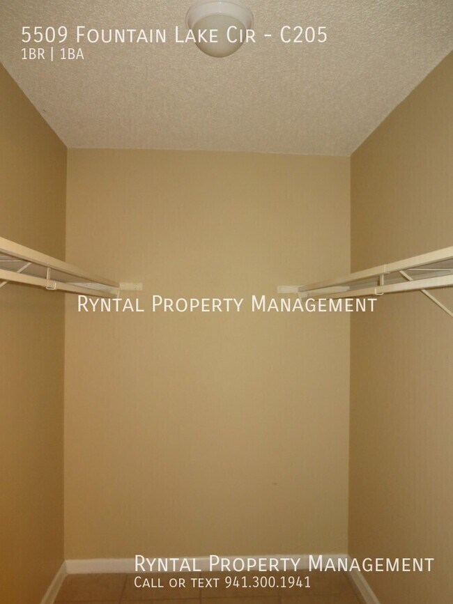 Building Photo - 5509 Fountain Lake Cir