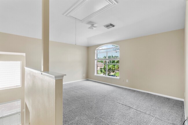 Building Photo - 2423 Pinpoint Dr
