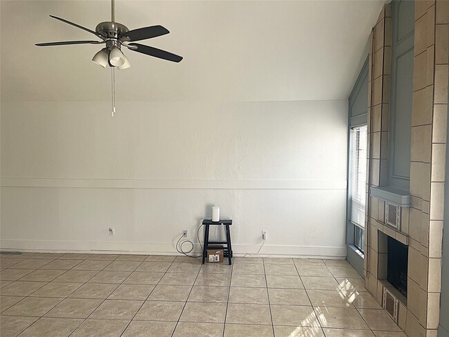 Building Photo - 19906 Rising Star Dr