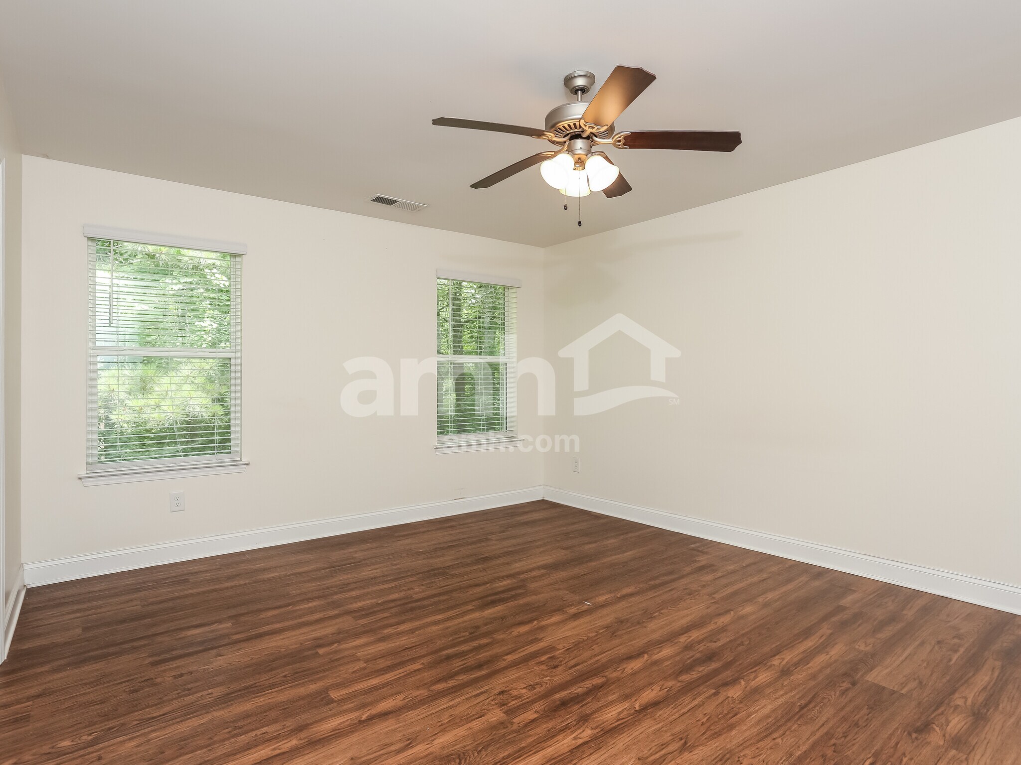 Building Photo - 422 Oscar Way