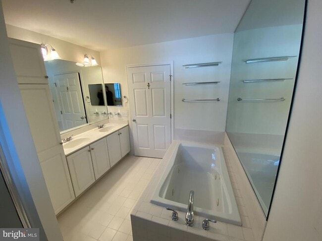 Building Photo - 28498 Sawgrass Ct