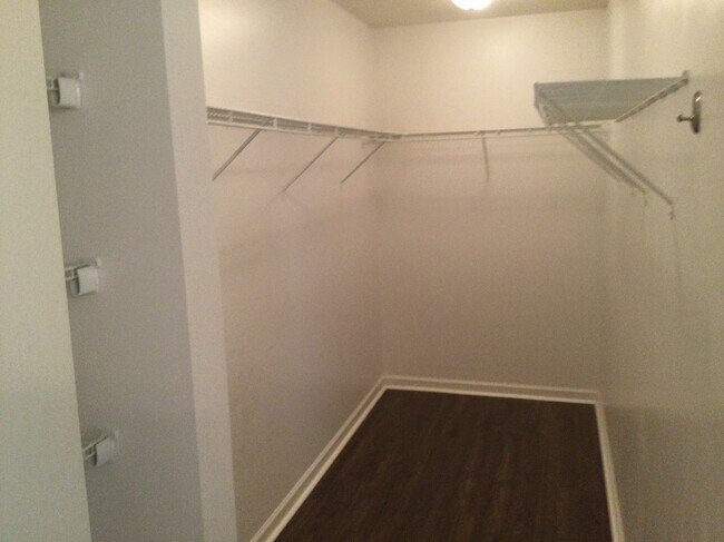 Building Photo - 1236 Saticoy Ct
