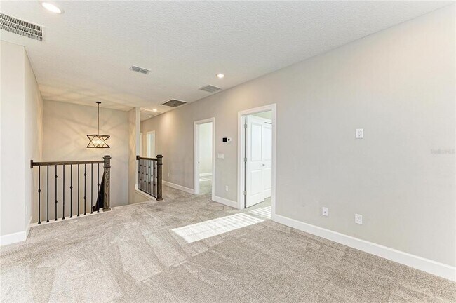 Building Photo - 13827 Green Hammock Pl