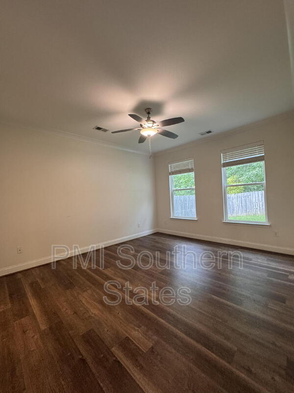 Building Photo - 6 Solis Ct