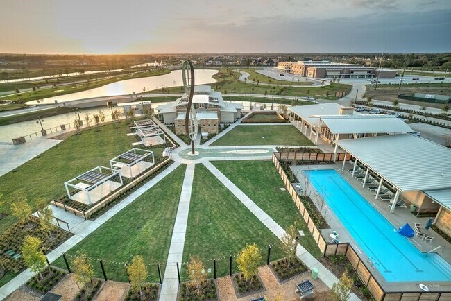 Building Photo - 9814 Carver Dr