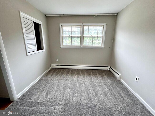 Building Photo - 287 Anderson Rd