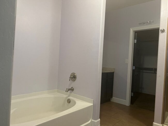 Building Photo - 1204 Sorrento Dr
