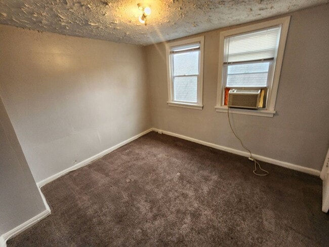 Building Photo - 3658 E 143rd St