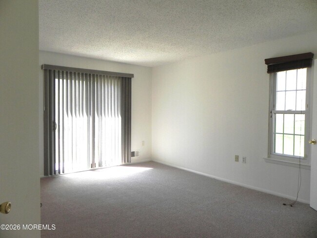 Building Photo - 138 Aster Ct