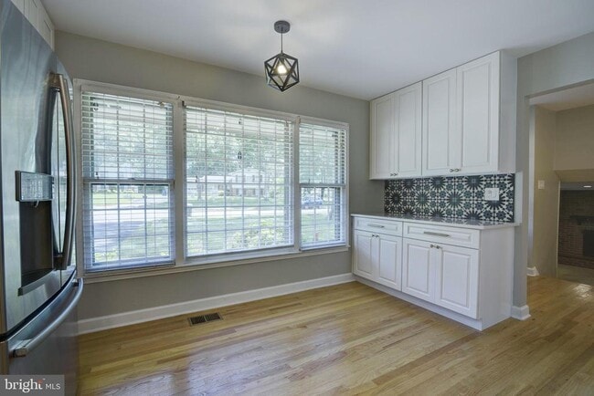 Building Photo - 8521 Tysons Ct