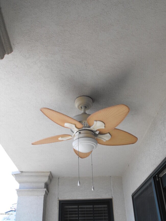 Building Photo - 1661 Riverside Ave